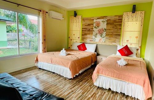 Pak Nam Pran Resort | แสงหิรัญ บีช รีสอร์ท