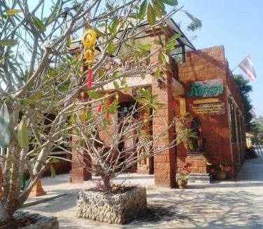 Chiang Khong Ski Chalet | 松康園民宿 PATTA Resort and Hotel โรงแรม ภัทรา รีสอร์ท PATTA Resort and Hotel