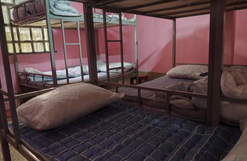 Luang Prabang Hostel | 红桥餐厅 Red Bridge Hostel
