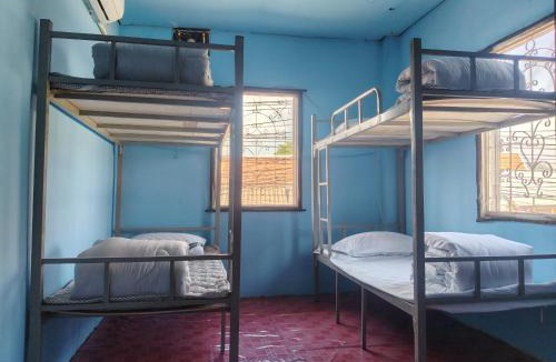 Luang Prabang Hostel | 红桥餐厅 Red Bridge Hostel