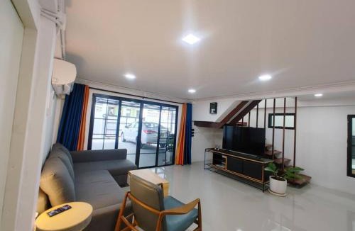 Din Daeng House | 辉煌夜市 4房泳池花园别墅 订4日提供免费接机
