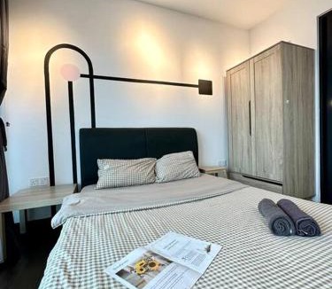 Nusajaya Apartment | 0117 Almas Suites Studio100mbps! Netflix By STAY