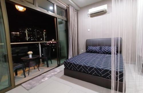 Taman Mount Austin Apartment | 03A-Mount Austin Palazio Studio Homestay for 2pax WIFI