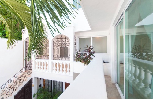 Gonzalo Guerrero Villa | #1 FOR BIG GROUP: VILLA MAURESQUE IN PLAYA CENTER - UP TO 20 GUESTS