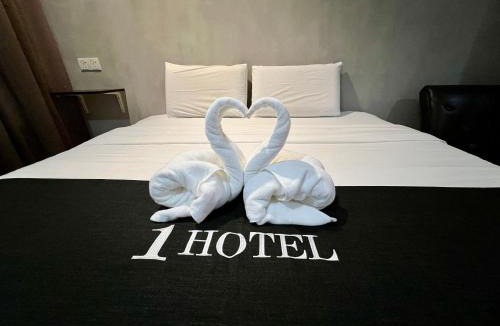 Bandar Tun Razak Hotel | 1 Hotel Taman Connaught