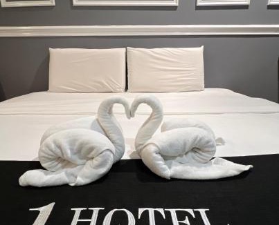 Bandar Tun Razak Hotel | 1 Hotel Taman Connaught