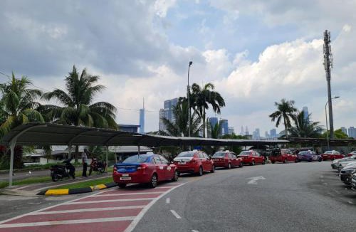 Bandar Tun Razak Apartment | 1 min Next to LRT CHERAS 68