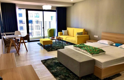 Tran Phu Beach Apartment | 1 minute to the beach! Family-sized condo with beach view