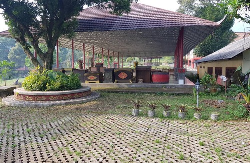 Cilobak Bed & Breakfast | 100 m² Bed and breakfast ∙ 2 bedrooms ∙ 23 guests