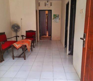 Mertoyudan House | 100 m² House ∙ 2 bedrooms ∙ 6 guests