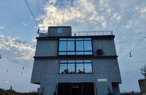 Surat Villa | 100 m² Villa ∙ 3 bedrooms ∙ 13 guests