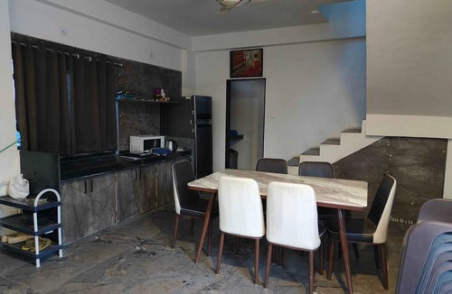Surat Villa | 100 m² Villa ∙ 3 bedrooms ∙ 13 guests
