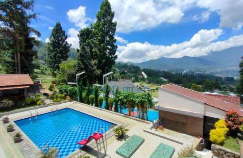 Cisarua Villa | 1000 m² Villa ∙ 6 bedrooms ∙ 50 guests