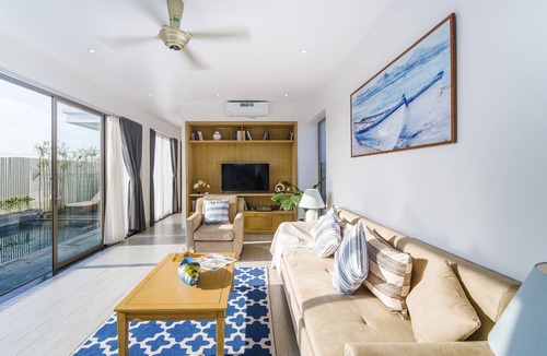 Cua Đai Villa | 10min to Old Town/Walk Beach/Hot Tub/Private Pool