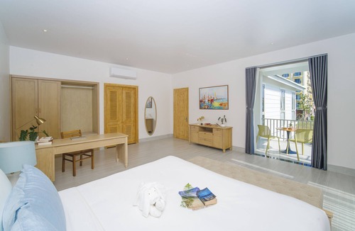 Cua Đai Villa | 10min to Old Town/Walk Beach/Hot Tub/Private Pool