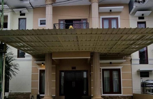 Ngaglik Hotel | 110 m² Hotel ∙ 4 bedrooms ∙ 9 guests