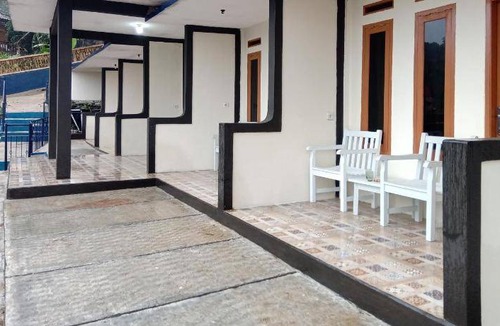 Pamijahan Hotel | 112 m² Hotel ∙ 4 bedrooms ∙ 35 guests