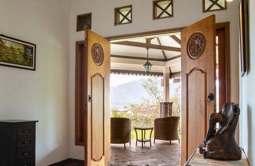 Sidomulyo Villa | 115 m² Villa ∙ 3 bedrooms ∙ 10 guests