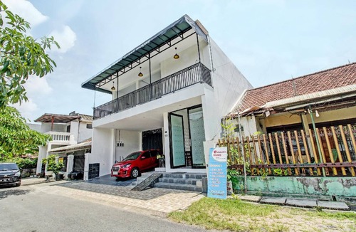 Tulungagung Hotel | 12 m² Hotel ∙ 2 guests