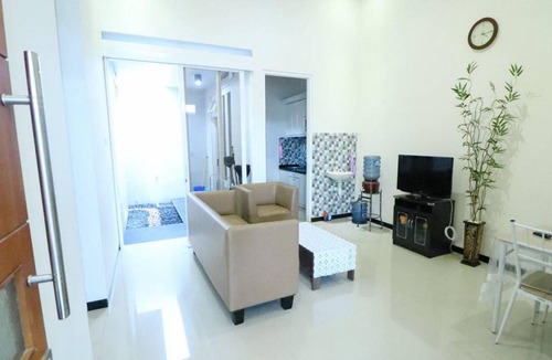 Sidomulyo Villa | 120 m² Villa ∙ 3 bedrooms ∙ 10 guests