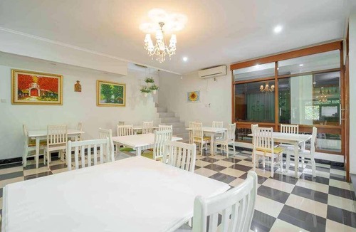 Ragunan Hotel | 13 m² Hotel ∙ 3 guests