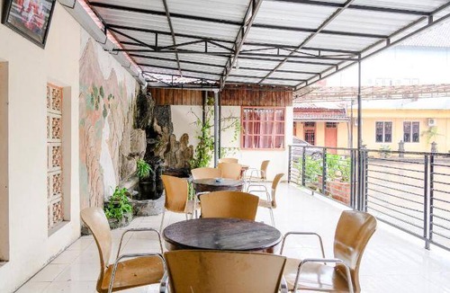 Nganjuk Hotel | 13 m² Hotel ∙ 8 guests