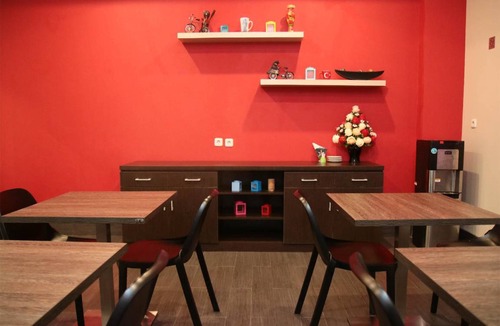 Ambon Hotel | 14 m² Hotel ∙ 127 guests