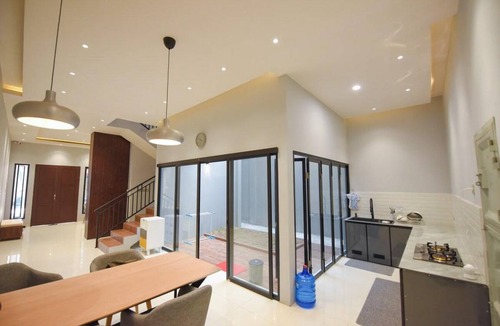 Singkawang House | 140 m² House ∙ 3 bedrooms ∙ 10 guests