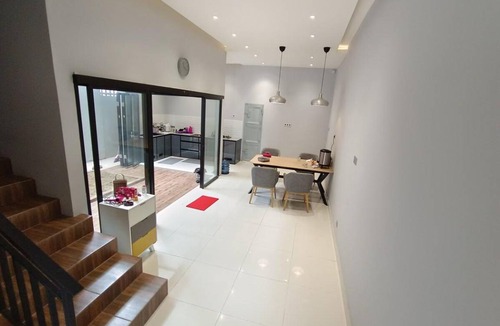 Singkawang House | 140 m² House ∙ 3 bedrooms ∙ 10 guests
