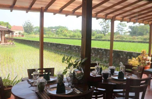 Sleman Resort | 145 m² Resort ∙ 2 bedrooms ∙ 20 guests