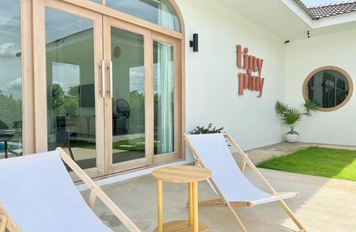 Nakhon Pathom Villa | 146 m² Villa ∙ 3 bedrooms ∙ 14 guests