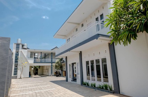 Jember Hotel | 15 m² Hotel ∙ 3 guests