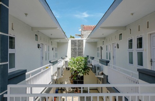 Jember Hotel | 15 m² Hotel ∙ 3 guests