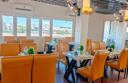 Thousand Lights West Hotel | 15 m² Hotel ∙ 4 guests