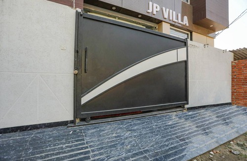 Varanasi Hotel | 150 m² Hotel ∙ 2 guests