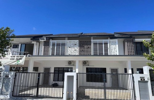 Tebrau House | 150 m² House ∙ 4 bedrooms ∙ 16 guests
