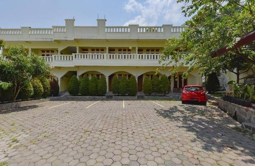 Ciwidey Hotel | 16 m² Hotel ∙ 2 guests