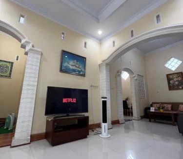 Banguntapan House | 160 m² House ∙ 1 bedroom ∙ 6 guests