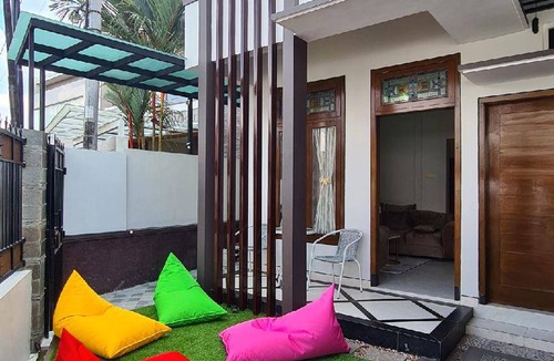 Depok House | 164 m² House ∙ 5 bedrooms ∙ 15 guests