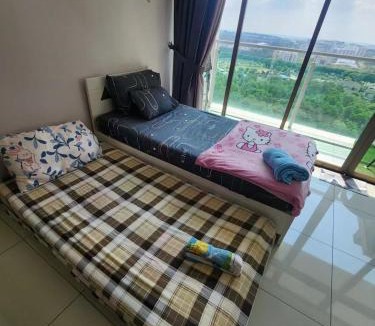 Taman Mount Austin Apartment | 17-Mount Austin Palazio high floor 2/3pax beautiful street view
