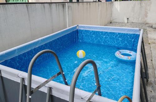 Tersusun Pundut House | 17Lumut 9minTelukBatik - 15Pax 4BR4Bath Karaoke Snooker Kid Pool BBQ