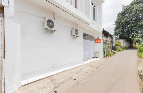 Ciputat Bed & Breakfast | 18 m² Bed and breakfast ∙ 3 bedrooms ∙ 2 guests