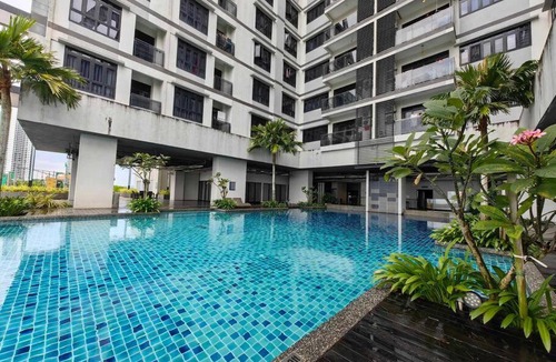 Medini Apartment | 1814 Meridin Sovo 4paxCozy Legoland Netflix BySTAY