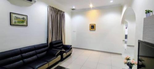 Hutan Melintang House | 18pax Bungalow Homestay Hutan Melintang