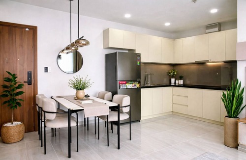 Thu Dau Mot Apartment | 1BR Apartment near VSIP – Pool & Gym