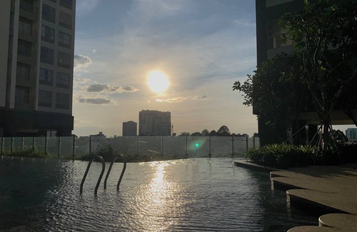 Thu Dau Mot Apartment | 1BR Apartment near VSIP – Pool & Gym