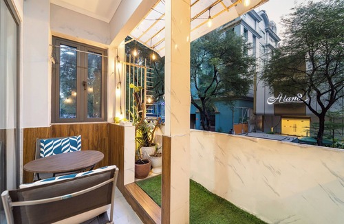 District 1 Apartment | 1BR + Street-Facing Balcony - Heart of D1