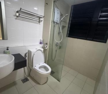 Central District Apartment | 1tebrau residences suite min98