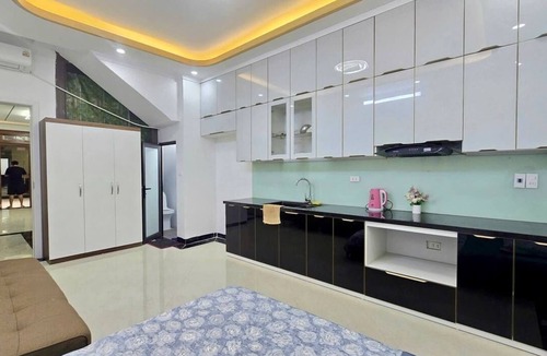 Quang An House | “2–3BR Apartment in Tay Ho – Ideal for Small Groups”