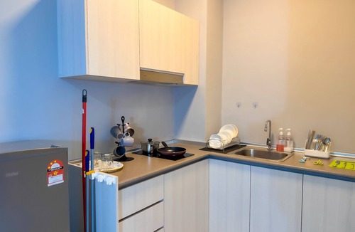 Downtown Kota Kinabalu Apartment | 2-bedroom apartment with WiFi, AC in Kota Kinabalu CityCenter with mountain vie